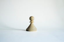 Carica l'immagine nel visualizzatore di Gallery, Pedone n. 47 in legno di Mandarino (collezione 2024)