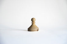 Carica l'immagine nel visualizzatore di Gallery, Pedone n. 48 in legno di Mandarino (collezione 2024)