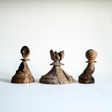 Carica l'immagine nel visualizzatore di Gallery, "Sopravvisuti" - Pedoni n. 10, 30 e 44 in legno di Alloro, Castagno e Farnia (Radiche)