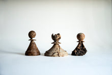 Carica l'immagine nel visualizzatore di Gallery, "Sopravvisuti" - Pedoni n. 10, 30 e 44 in legno di Alloro, Castagno e Farnia (Radiche)