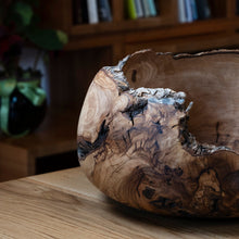 Carica l'immagine nel visualizzatore di Gallery, Ciotola in galla di Ulivo Salentino