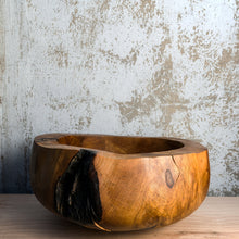 Carica l'immagine nel visualizzatore di Gallery, Ciotola in Farnia