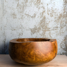 Carica l'immagine nel visualizzatore di Gallery, Ciotola in Farnia
